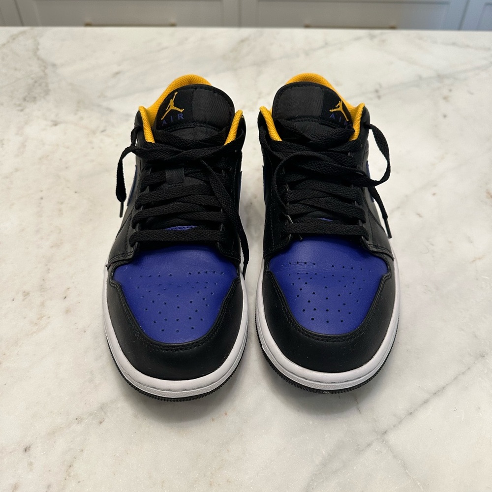 Jordan 1 Low Dark Concord - 10.5 (like new)